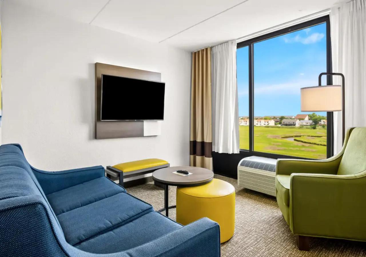 Mini-Suite,1742819373:JPEG